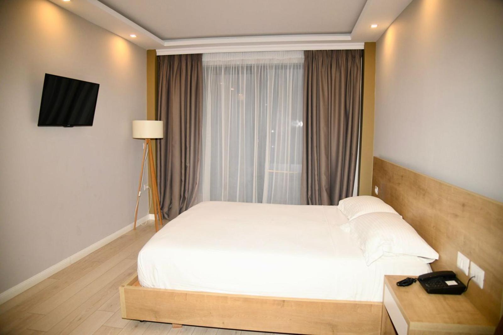 Amber Hotel Albania 스필 외부 사진