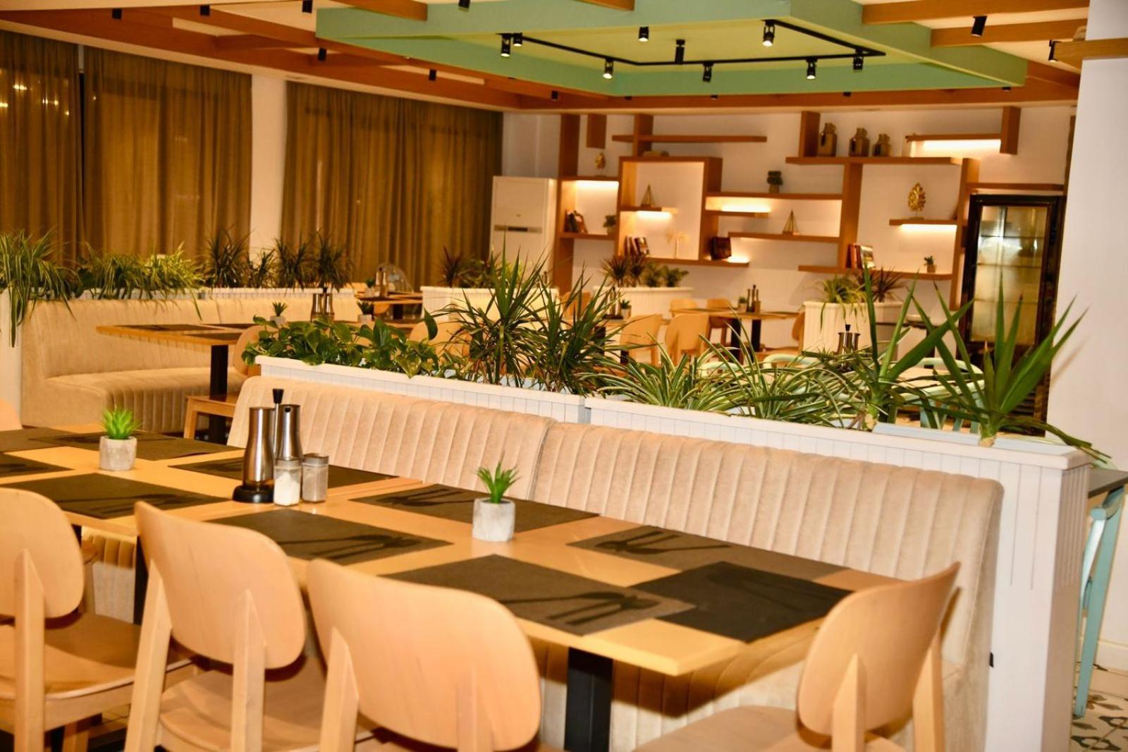 Amber Hotel Albania 스필 외부 사진